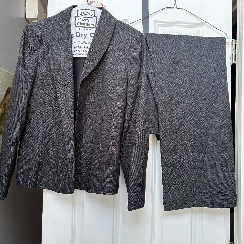 Ladies Business Suit